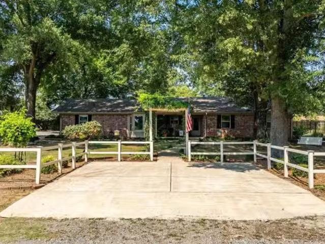 1 CEDAR OAKS DR, CONWAY, AR 72032