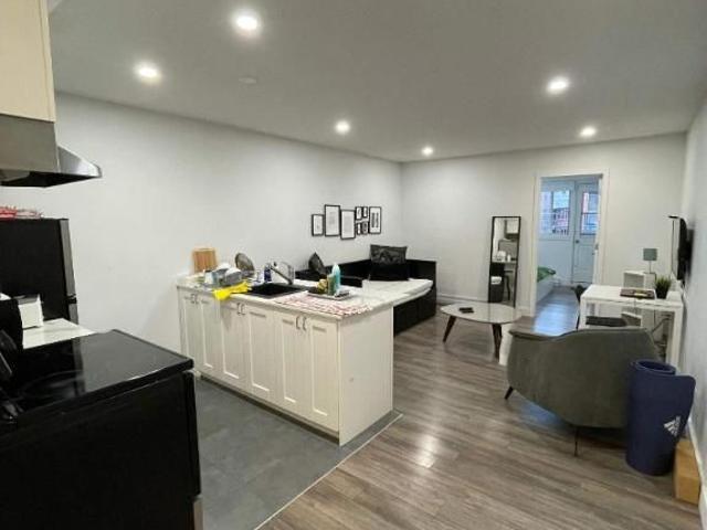 1 CH 1 SDB Montréal $1,095 /mo