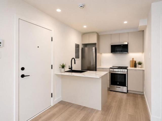 1 CH 1 SDB Montreal $1,295 /mo