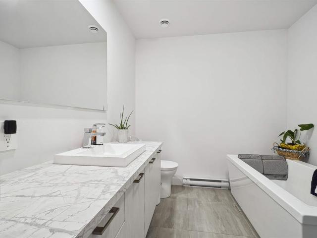1 CH 1 SDB Bromont $1,610 /mo