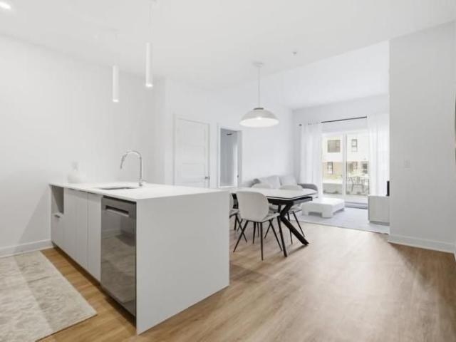1 CH 1 SDB Delson $1,700 /mo