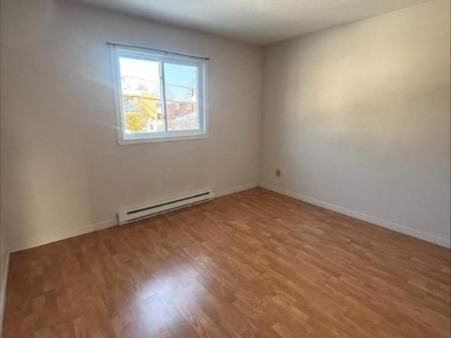 1 CH 1 SDB Sherbrooke $980 /mo