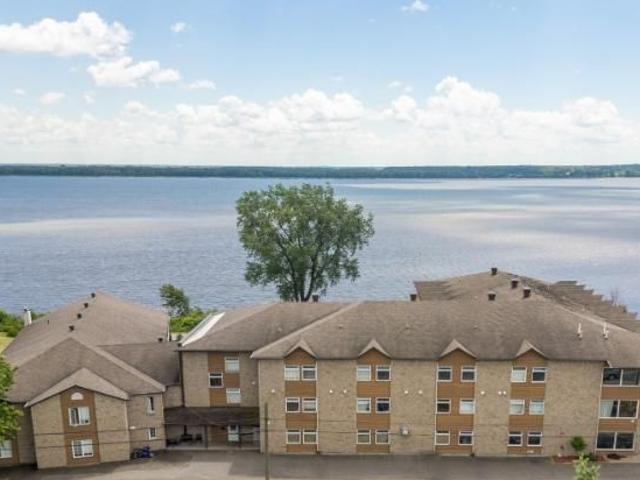 1 CH 1 SDB Trois Rivières $700 /mo