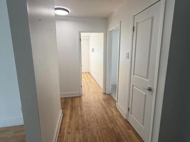 1 chambre 496 Avenue Delmar, Pointe Claire