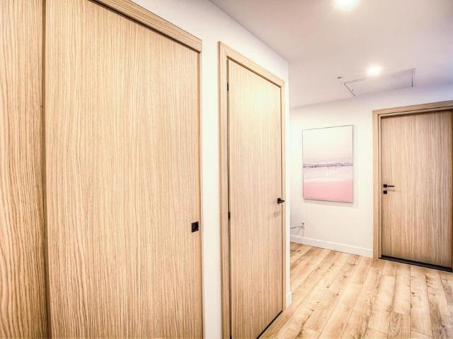 1 chambre 6500 Rue Hutchison, Outremont