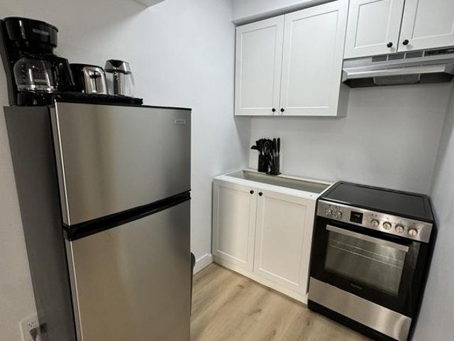 1 Chambre Meublé – Ellendale Ave