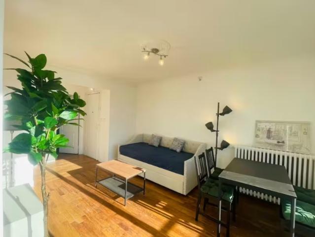 1 chambres, Montreuil Montreuil 93100 98193405