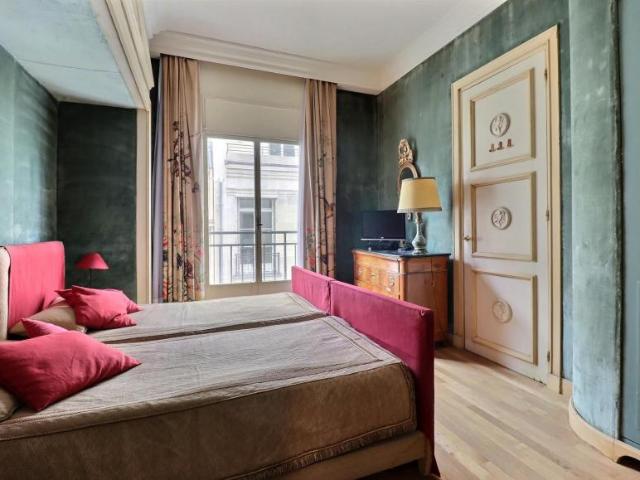 1 chambres, Paris Paris 75008 104878147
