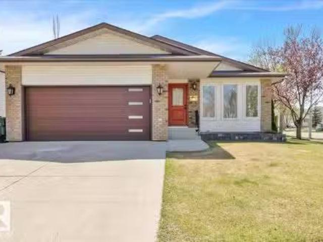 1 Coachman Place, Sherwood Park, AB, T8H 1C1 house for sale.