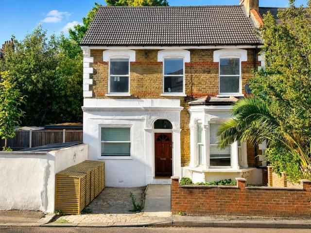 1 Colless Road, Tottenham, London 1 bed in a house share to rent £1,000 pcm £231 pw