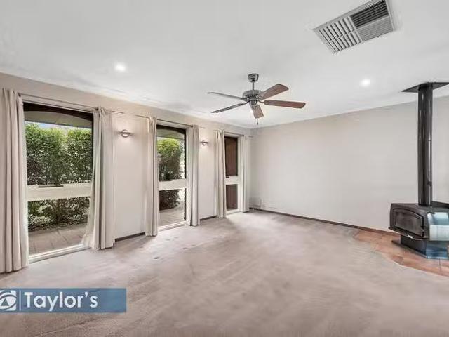 1 Cornwall Drive, Gulfview Heights, SA 5096