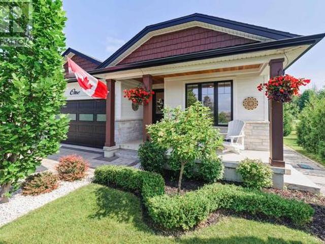 1 Creek Side Place, Lambton Shores Grand Bend, ON, N0M 1T0 house for sale | Listing ID X13438 | Royal LePage