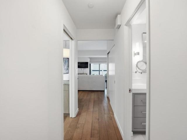 1 Daniel Burnham Court 307