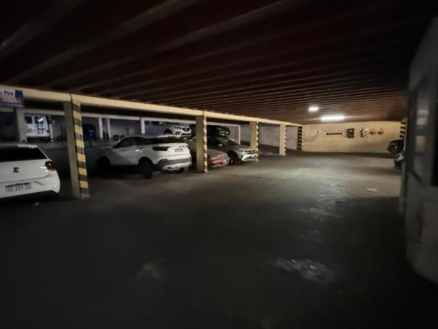 1 de Mayo 1000 Departamento en alquiler de tres dormitorios con cochera y servicios incluidos