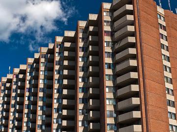 Toronto, Ontario - Balcony, Parking