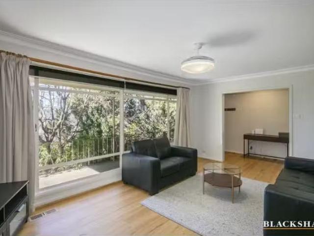 1 Deloraine Street, Lyons House for rent Listed by Taylor San.