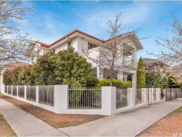 1 Devlin Street, Gungahlin House for rent Listed by Antone Sm.