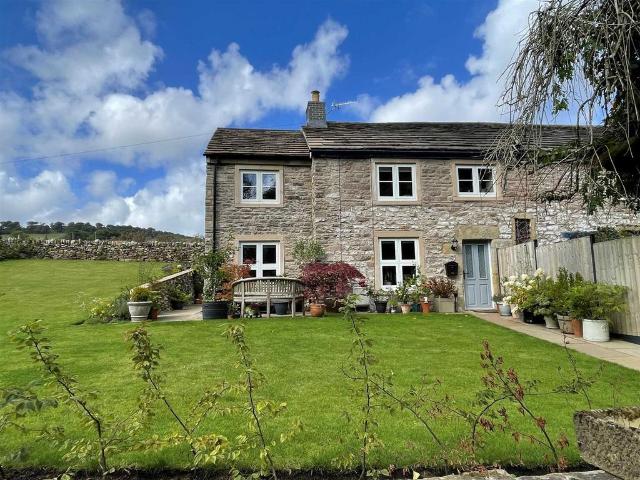 1 Dog Hole Cottage Macclesfield Old. 3 bed semi detached house to rent £1,300 pcm £300 pw