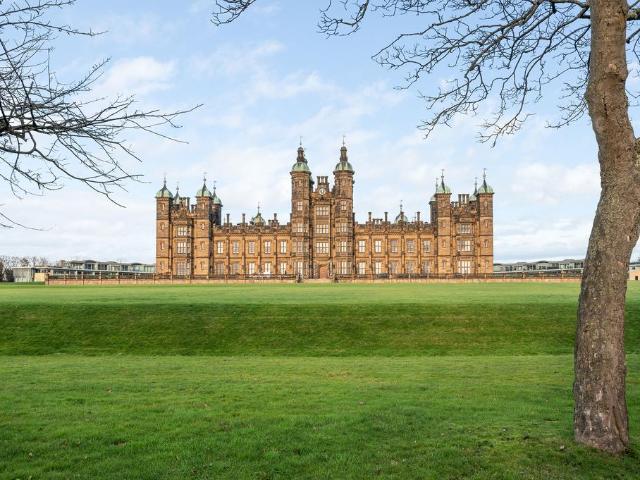 1 Donaldson Drive, Edinburgh EH12 3 bed apartment to rent £3,745 pcm £864 pw