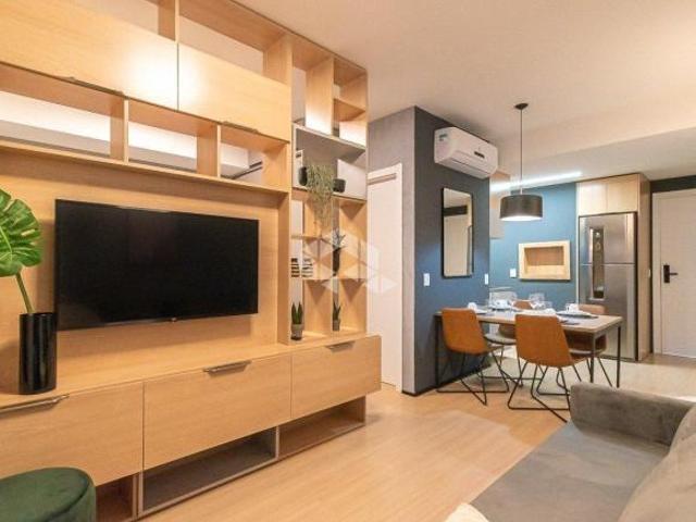 1 dormitório mobiliado e nunca habitado ao lado do Moinhos de Vento, com infraestrutura completa e 1