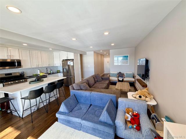 1 E Broadway, Unit 3N, Long Beach, NY 11561 | MLS #952915