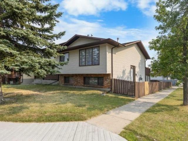 1 Edgewood Drive Nw, Calgary, AB, T3A 2T3 house for sale | Listing ID A2334 | Royal LePage