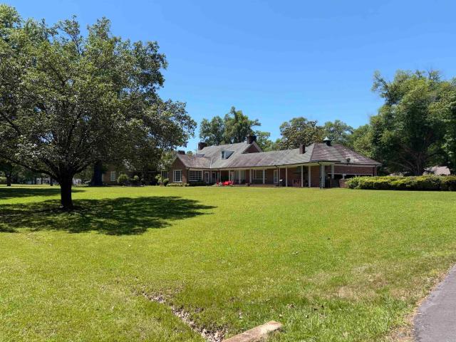 1 Elmwood Circle