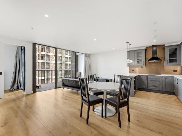 1 Emery Way, London, E1W 3 bed apartment to rent £4,996 pcm £1,153 pw