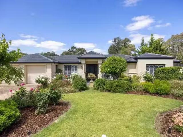 1 Erica Court, Flagstaff Hill, SA 5159