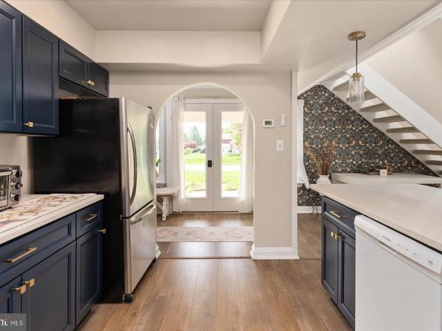 1 F Queen Victoria Court