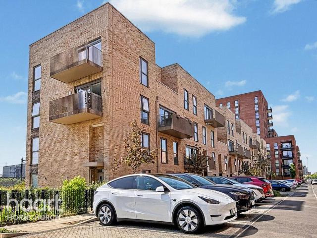 1 Fairlane Road, Rainham 1 bed apartment to rent £1,600 pcm £369 pw