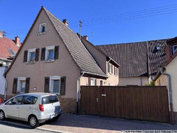 1 Fam. Haus mit Hof und Scheune in Edingen Neckarhausen 10004053