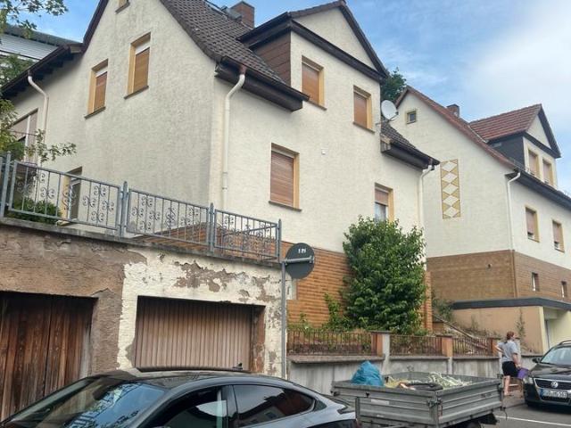 1 Familie haus mit 9 zimmer 1 Garage garten teras balkon