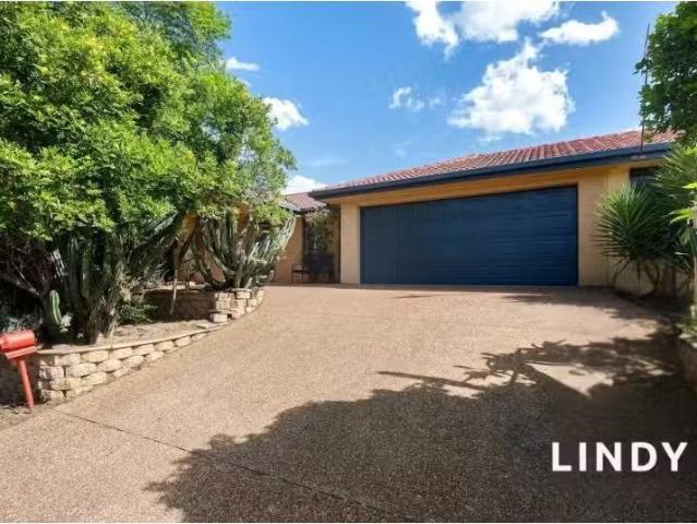 1 Fitzgerald Ave, Muswellbrook House for rent Listed by Jess.
