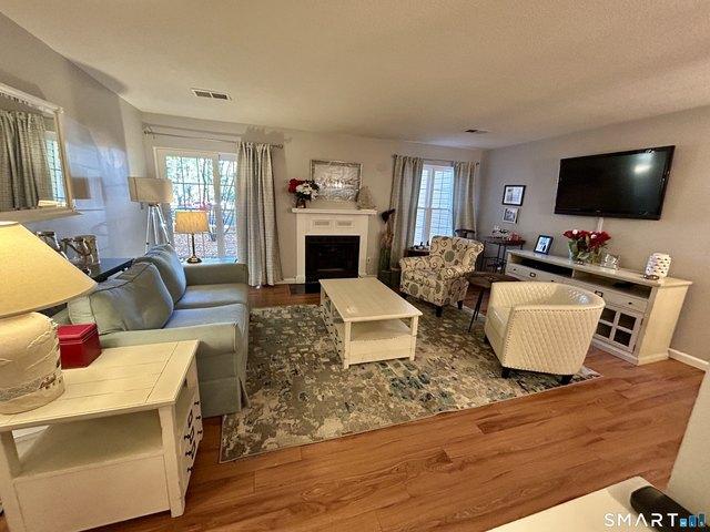 1 Forest Glen Cir Unit 6, Middletown, CT 06457