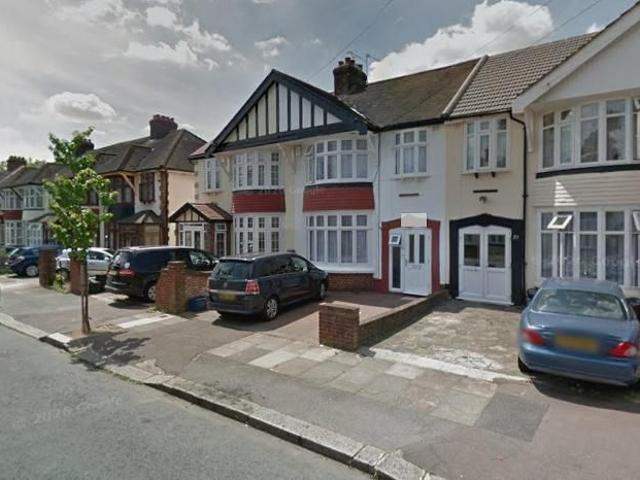 1 Forterie Gardens, Barking, Ilford, London IG3, 3 bed detached house to rent, £2,730 pcm | PrimeLocation