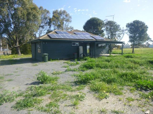 1 Gunyah Flat Rd Charlton Renovated home on 1.5 acres