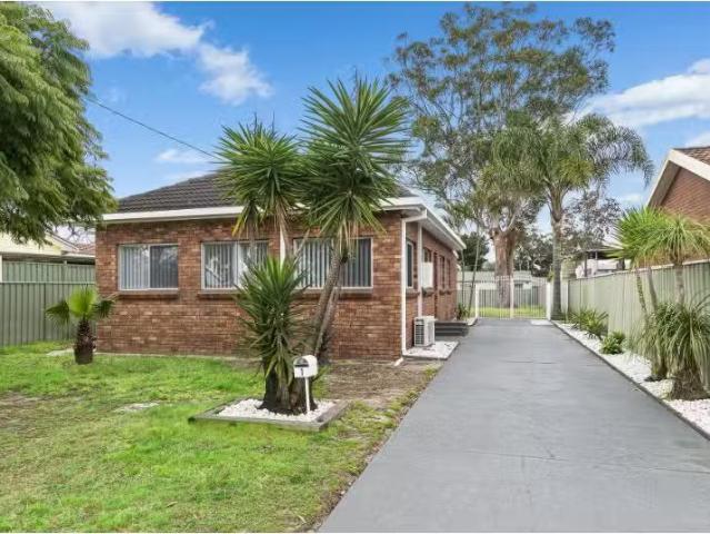 1 Gwendolen Avenue, Umina Beach House for rent Listed by Imog.
