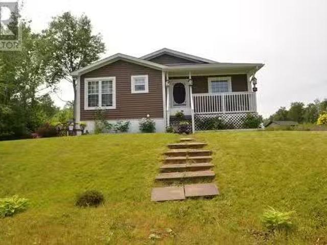 1 Glenwood Heights Loop, Glenwood, NL, None house for sale.