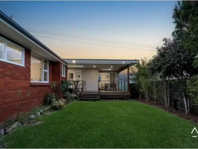 1 Goroka Place, Beacon Hill House for rent Listed by Cristoba.
