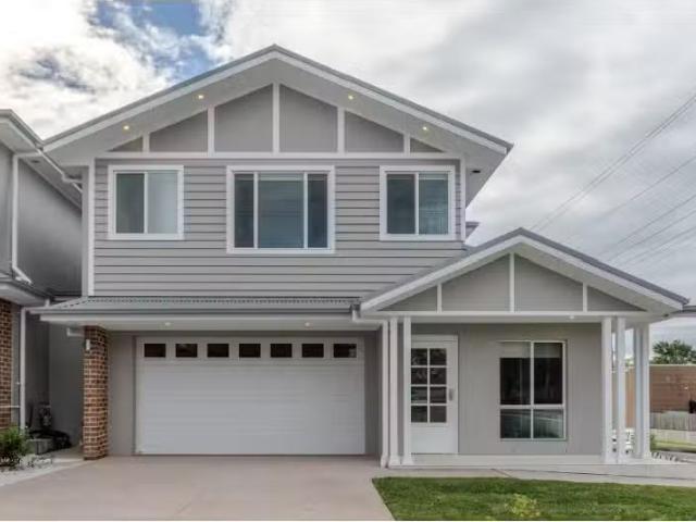 1 Government House Drive, Emu Plains House for rent Listed by.