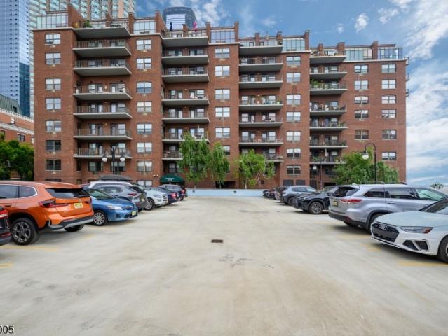 1 Greene St # 809