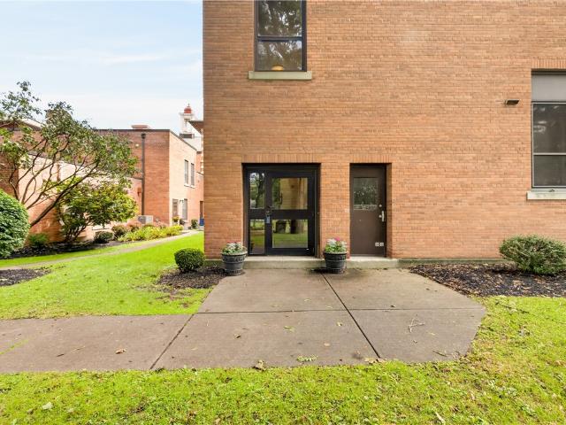 1 Gregory Park