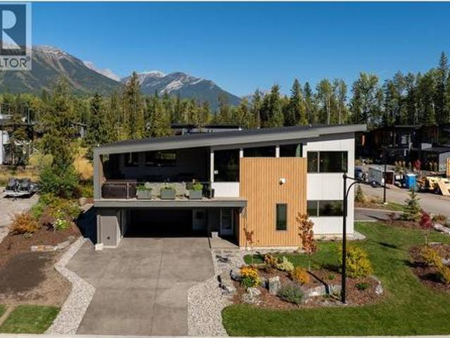 1 Huckleberry Place, Fernie, BC, V0B 1M1 house for sale | Listing ID 10403 | Royal LePage