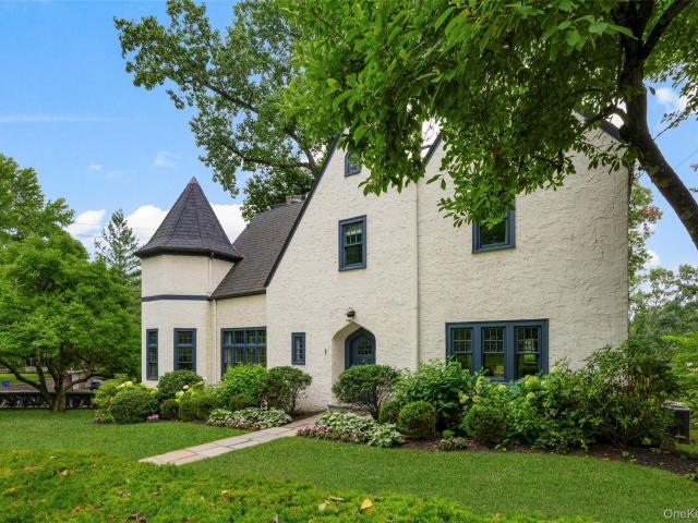 1 Huguenot Drive