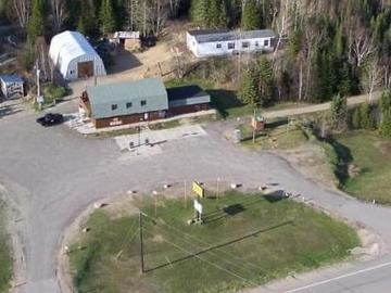Thunder Bay, Ontario - Deck, Parking