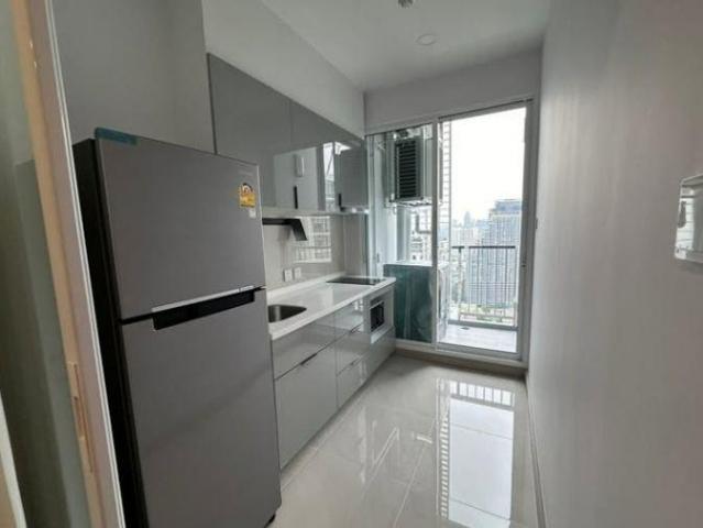 1 ห้องนอน | 1 ห้องน้ำ | MRT Sam Yan | 42 ตร.ม. | 26,000 บาท/เดือน | ชั้น 27 — Supalai Premier Si Phraya Samyan กรุงเทพฯ