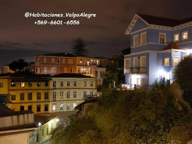 1 HAB. DISPONIBLE Cerro Alegre Casa 2 niveles 8 Piezas The Safest & most Tourist Area