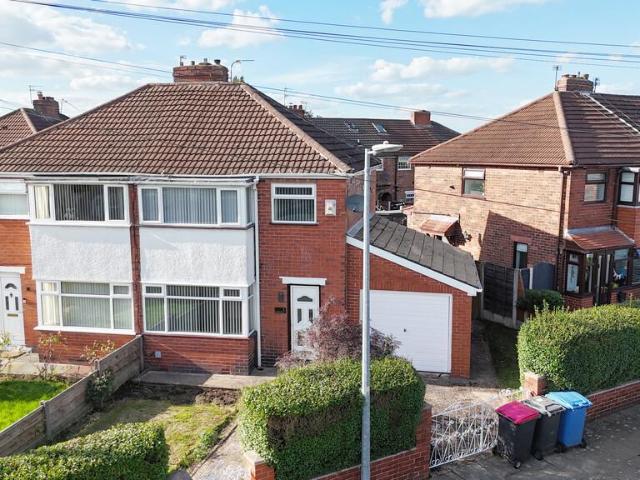 1 Harewood Road, Irlam Manchester 3 bed semi detached house to rent £1,300 pcm £300 pw