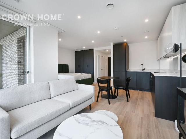 1 Heartwood Boulevard, London W3 Studio to rent £2,050 pcm £473 pw
